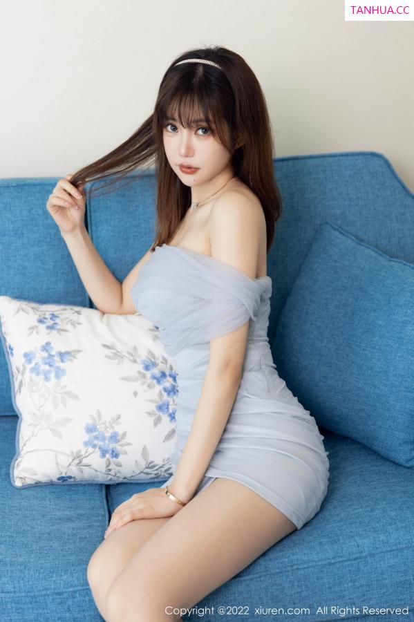綺裡嘉 绮里嘉 [XiuRen]高清写真图 2022.10.21 No.5744 绮里嘉ula 美腿丝袜第15张图片
